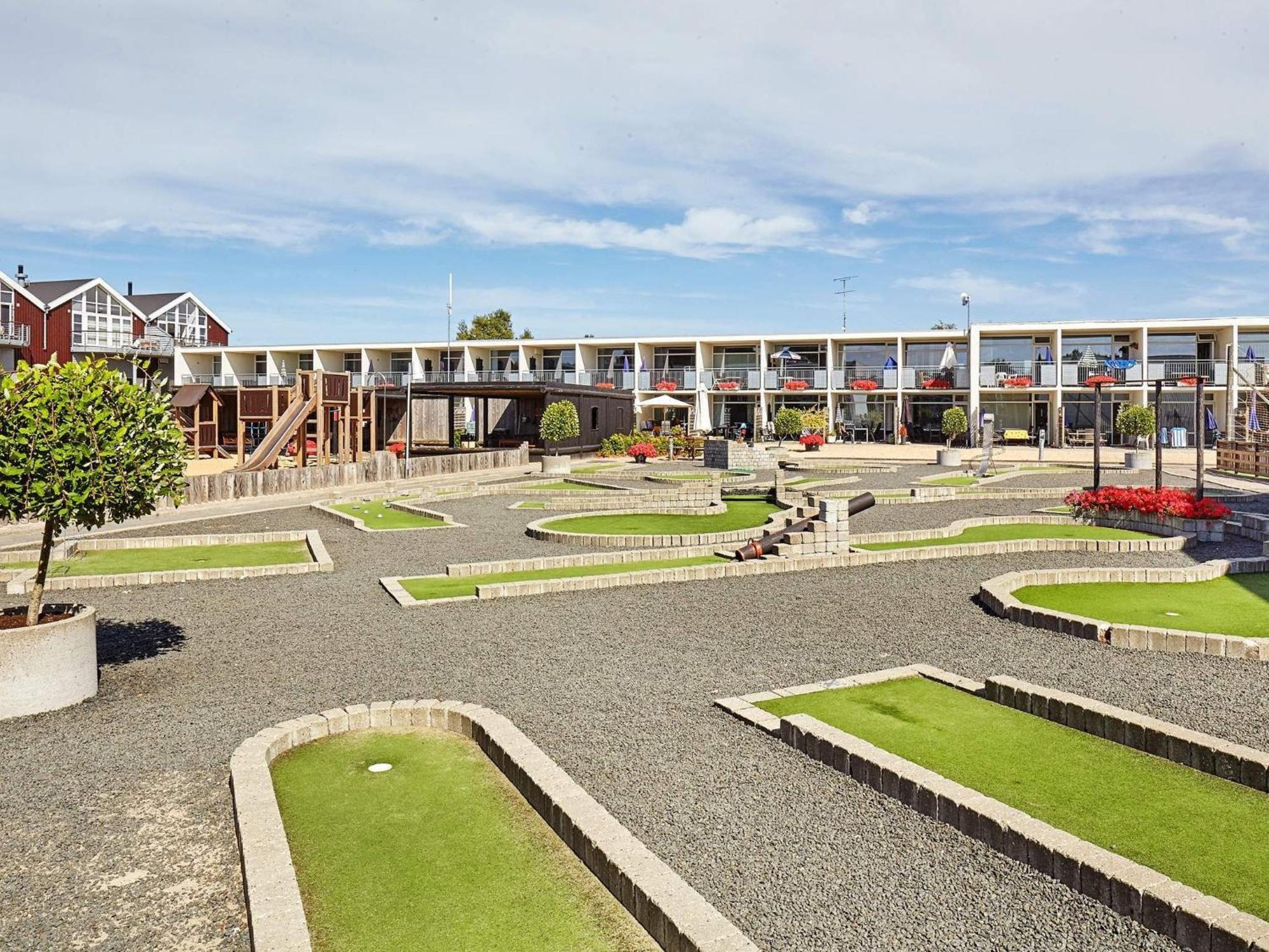 4 Person Holiday Home On A Holiday Park In Glesborg מראה חיצוני תמונה